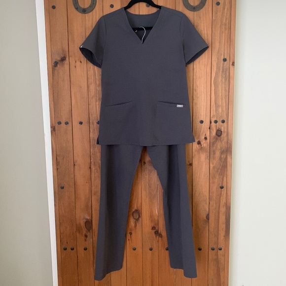 Figs Pants - Figs scrub set - small top, small-tall bottoms